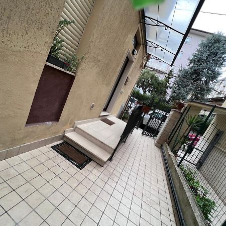 Casa Riri Bed & Breakfast San Benedetto del Tronto Exterior photo